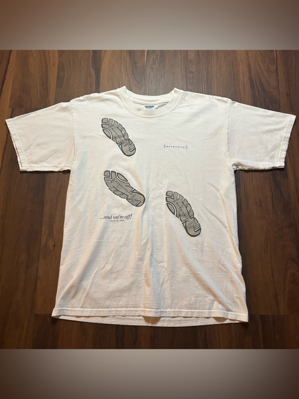 Vintage Gildan White Short-Sleeve Tee with Sole Print